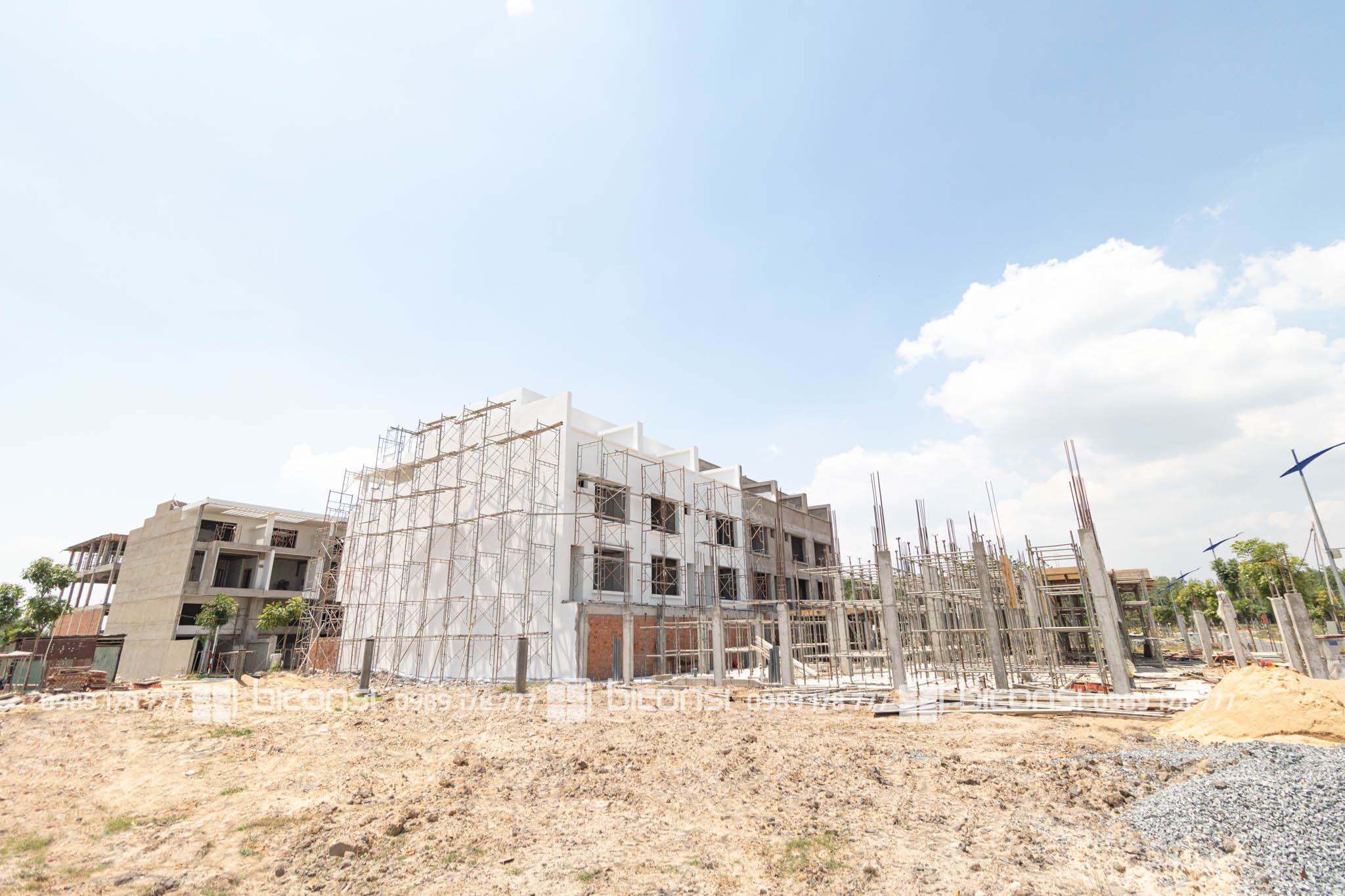 Hình ảnh tiến độ xây dựng nhà liên kế tại dự án Khu nhà ở Biconsi Riverside vào tháng 03/2021